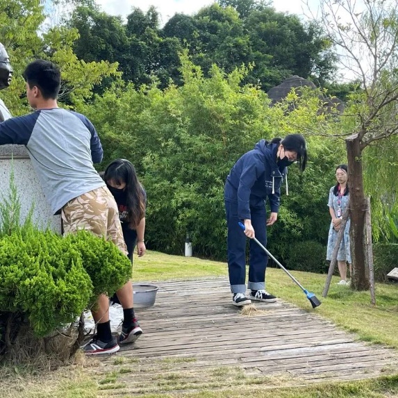 祭扫先烈