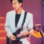 演出中的黄家驹照片