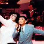 罗文演唱照片