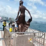 梅艳芳铜像
